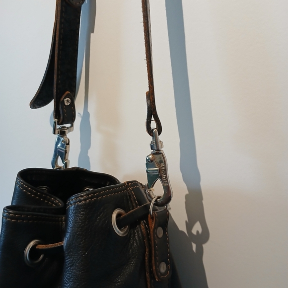 90s Leather Rugby Bucket Bag - Picture 5 of 16